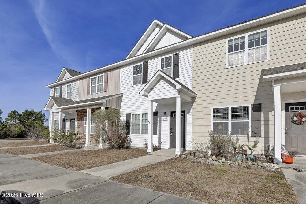 505 Oyster Rock Ln - Photo 3 of 25