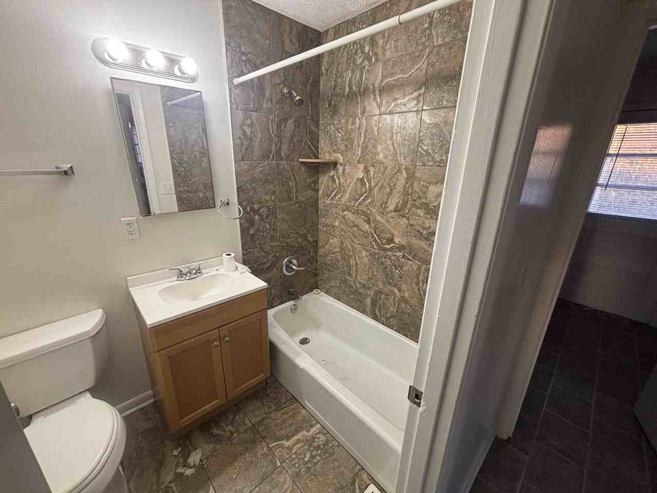 1469 Huntsville Dr Unit B #B - Photo 4 of 9