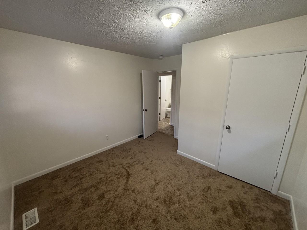 1469 Huntsville Dr Unit B #B - Photo 6 of 9