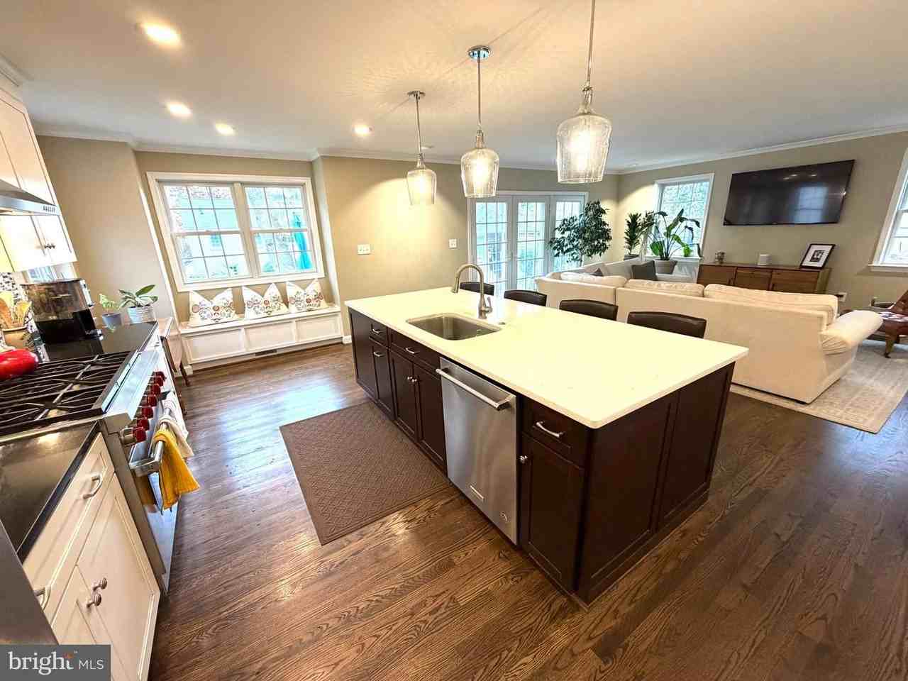 4318 Lynbrook Dr - Photo 5 of 18