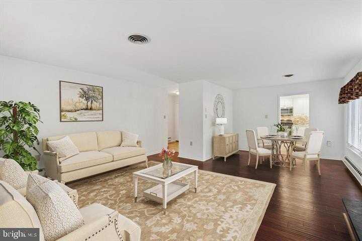 201 Chandler Dr - Photo 3 of 38