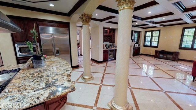 903 10th St - Photo 3 of 8