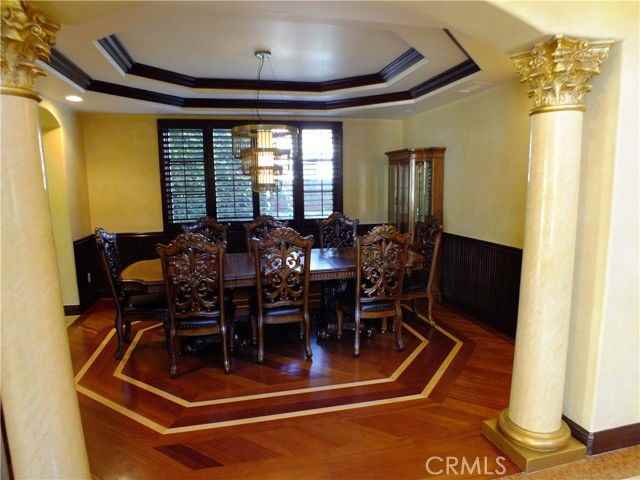 903 10th St - Photo 6 of 8