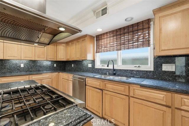 233 S Irena Ave #1 - Photo 7 of 8