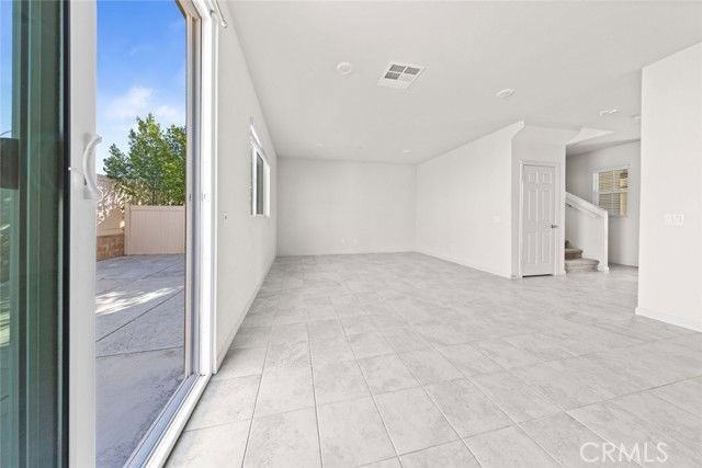 11640 Eldridge Ave - Photo 2 of 7