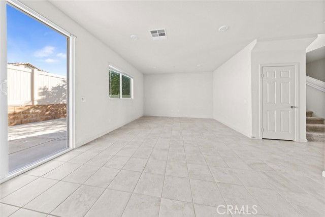 11640 Eldridge Ave - Photo 3 of 7