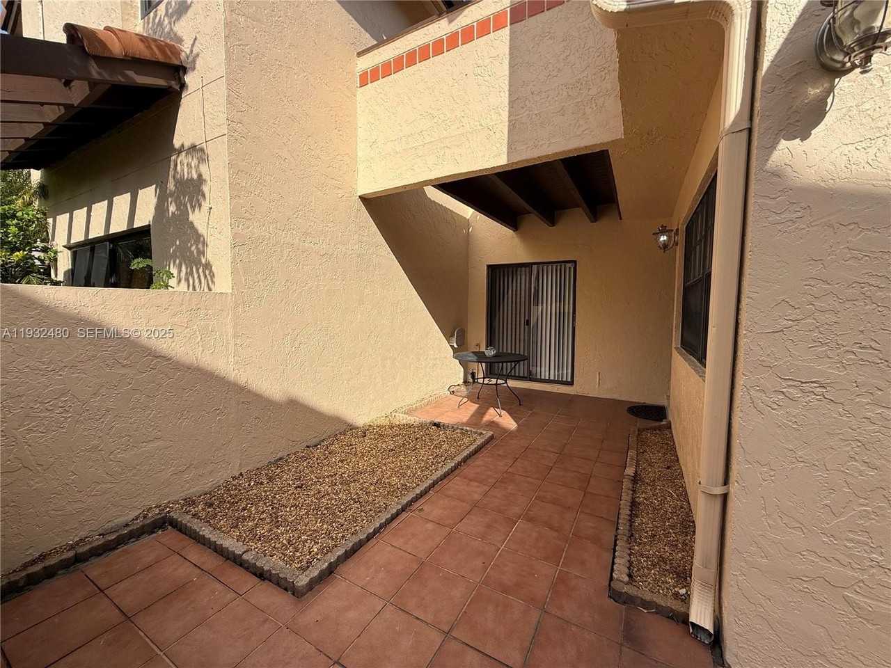 11354 Sw 132nd Ct - Photo 3 of 31