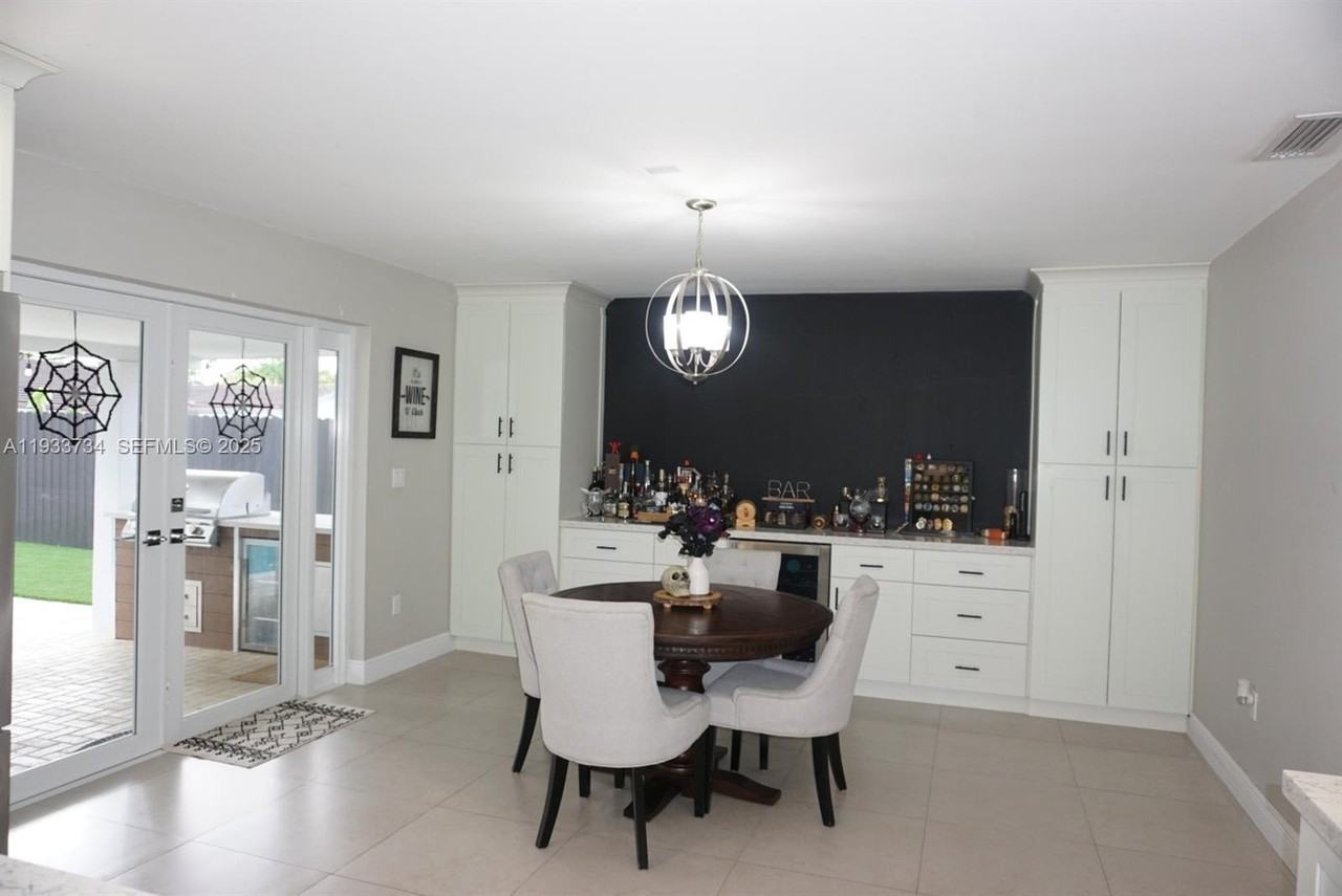 10350 Sw 16th St #0 - Photo 7 of 48