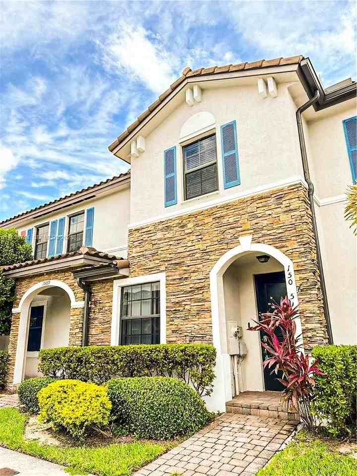 15065 Sw 115th St #15065 - Photo 2 of 24