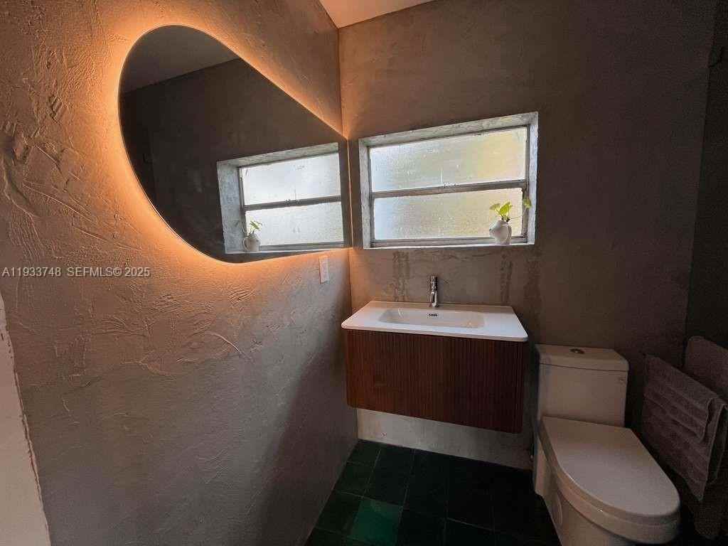 765 Nw 44th St #2 - Photo 2 of 9