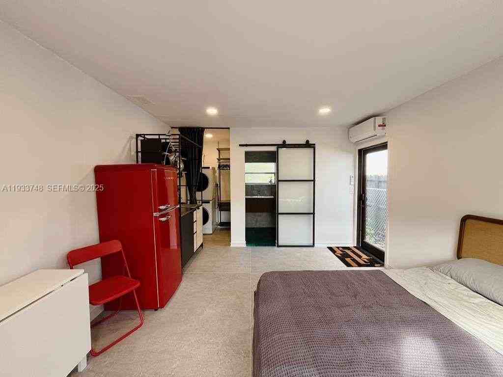 765 Nw 44th St #2 - Photo 5 of 9