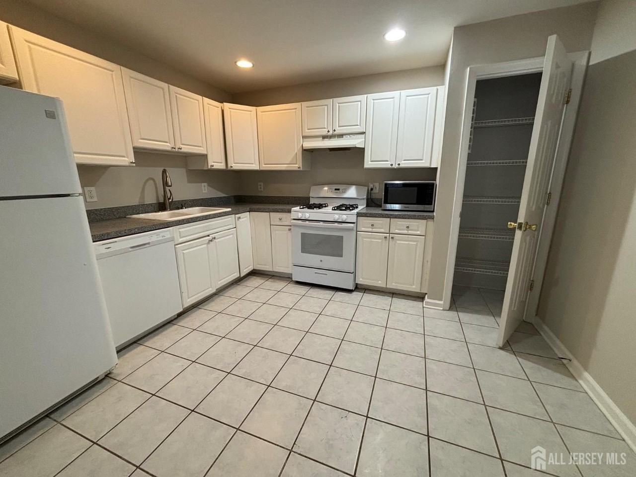 189 Sunshine Dr #189 - Photo 5 of 19