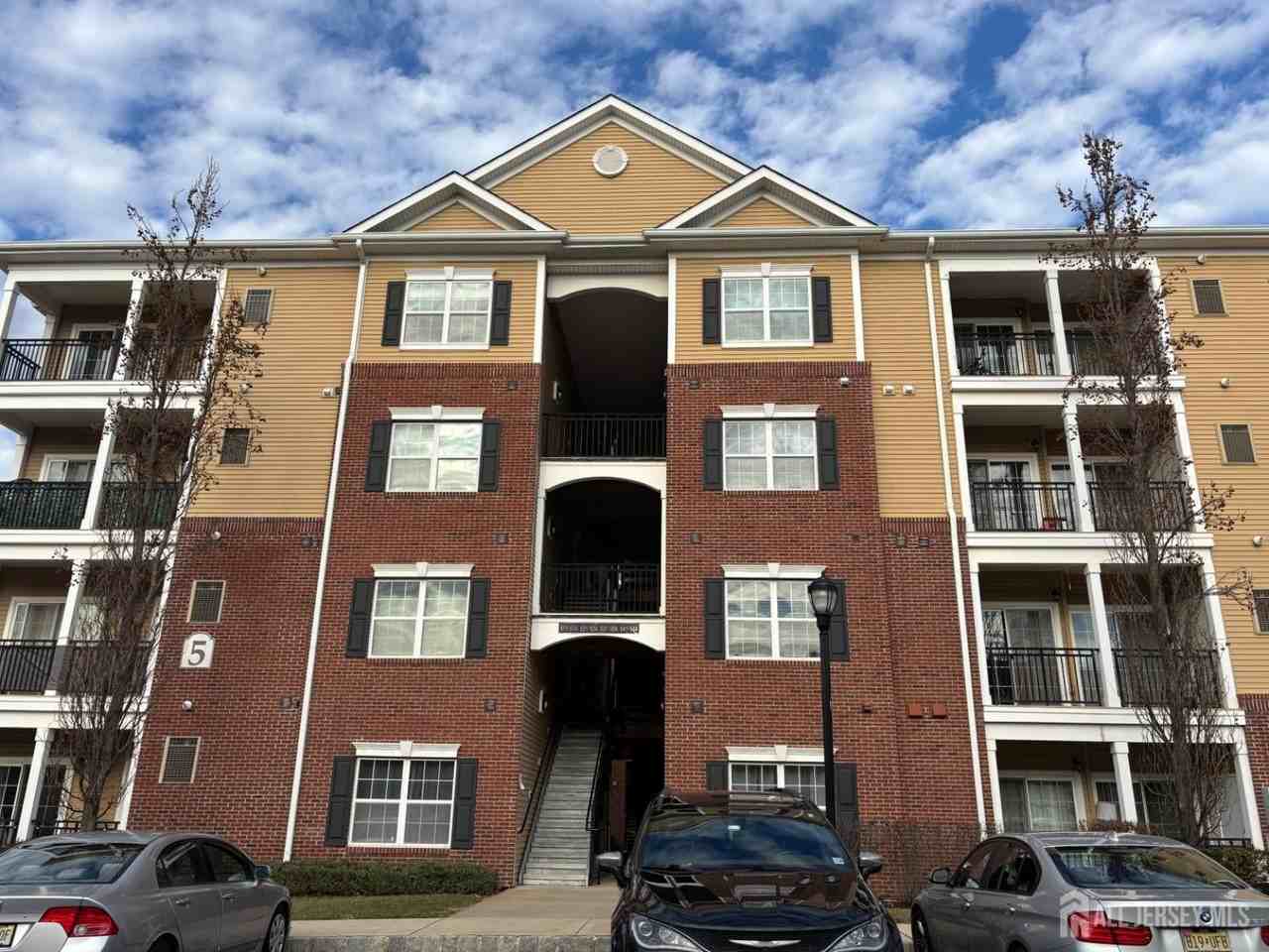 542 E Celebration Way - Photo 2 of 19