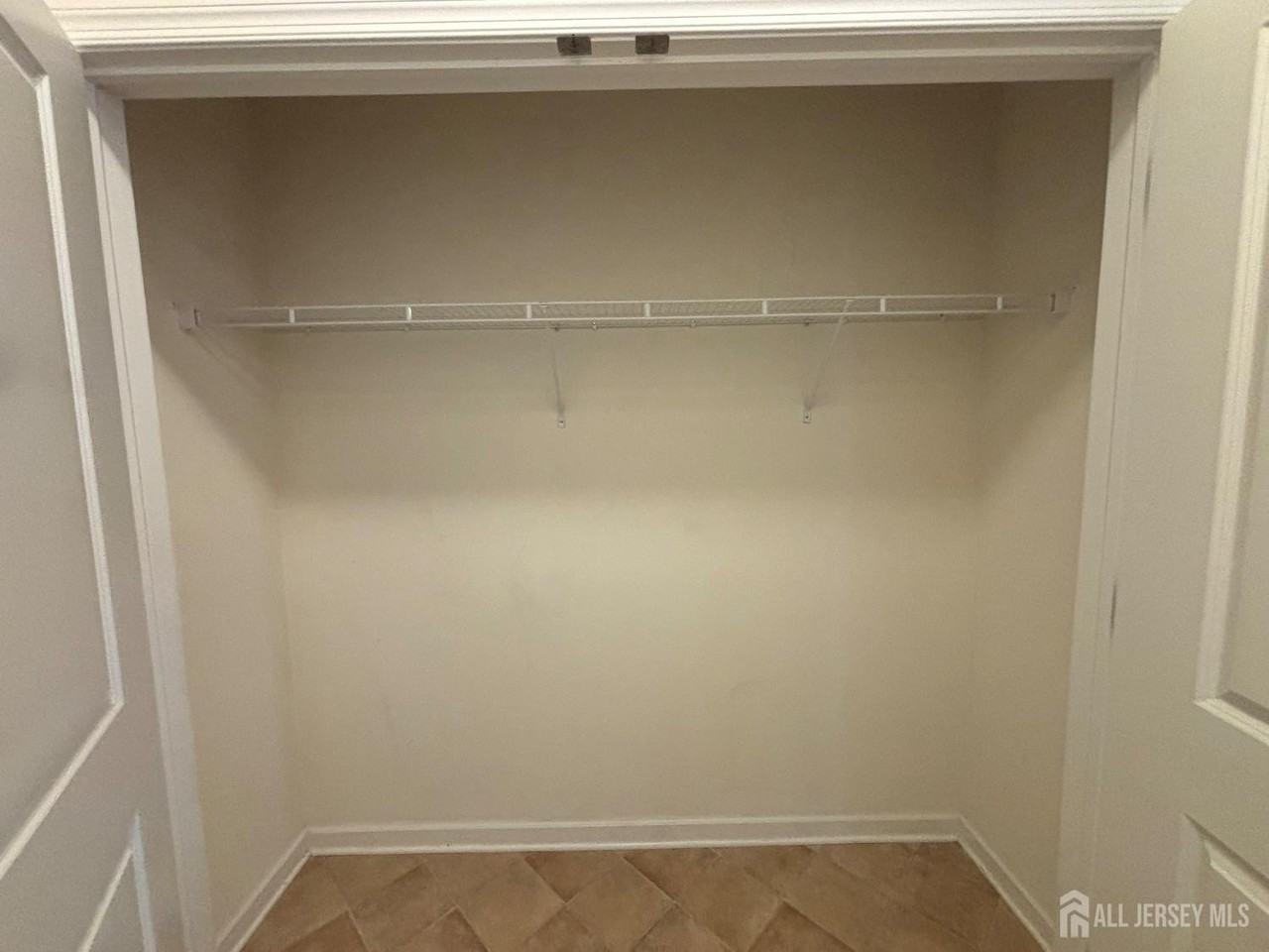 542 E Celebration Way - Photo 4 of 19