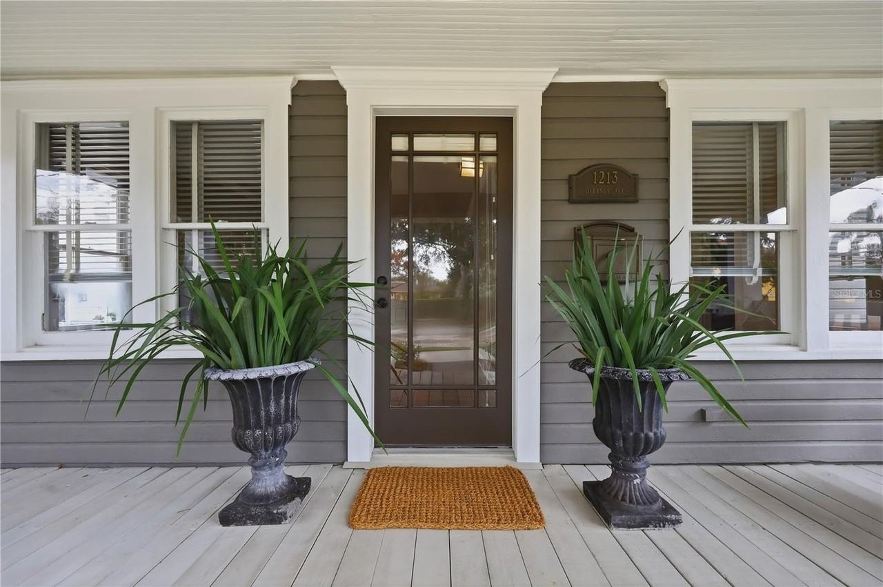 1213 Delaney Ave - Photo 3 of 32