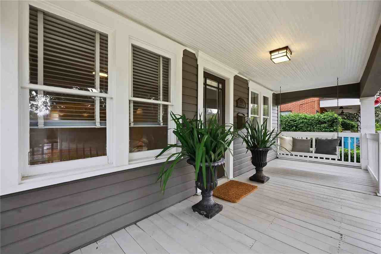 1213 Delaney Ave - Photo 4 of 32