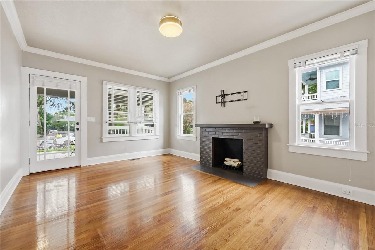 1213 Delaney Ave - Photo 6 of 32