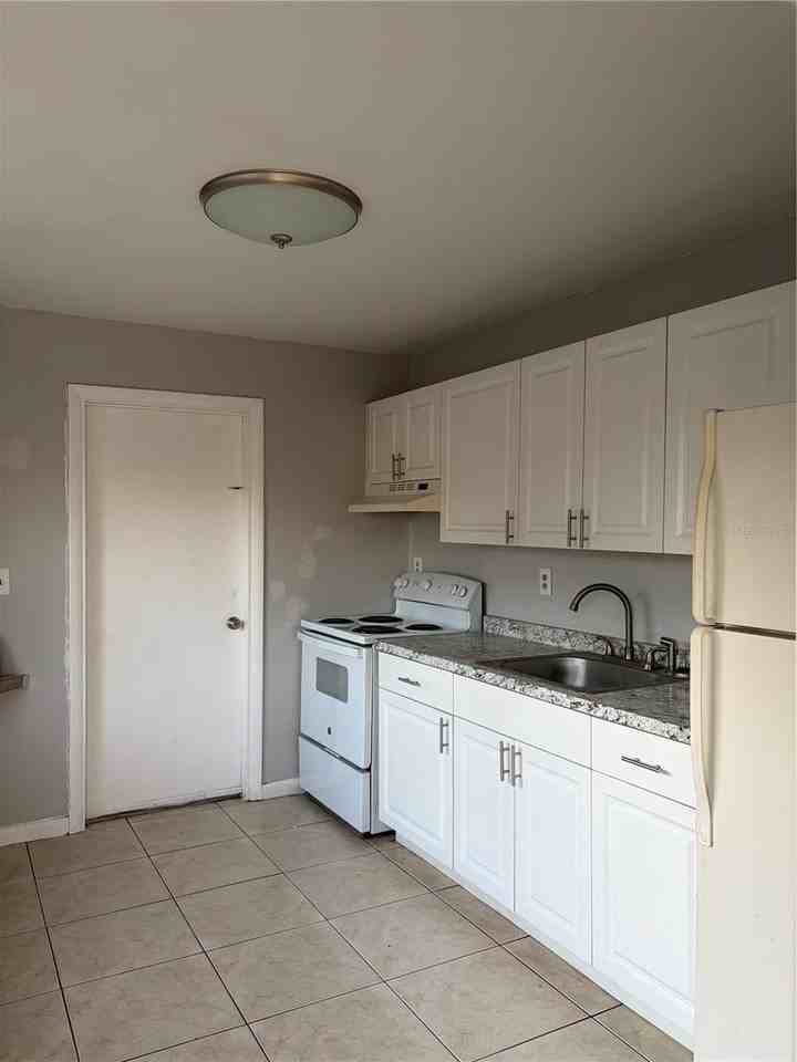 5793 Oleander Dr - Photo 3 of 8