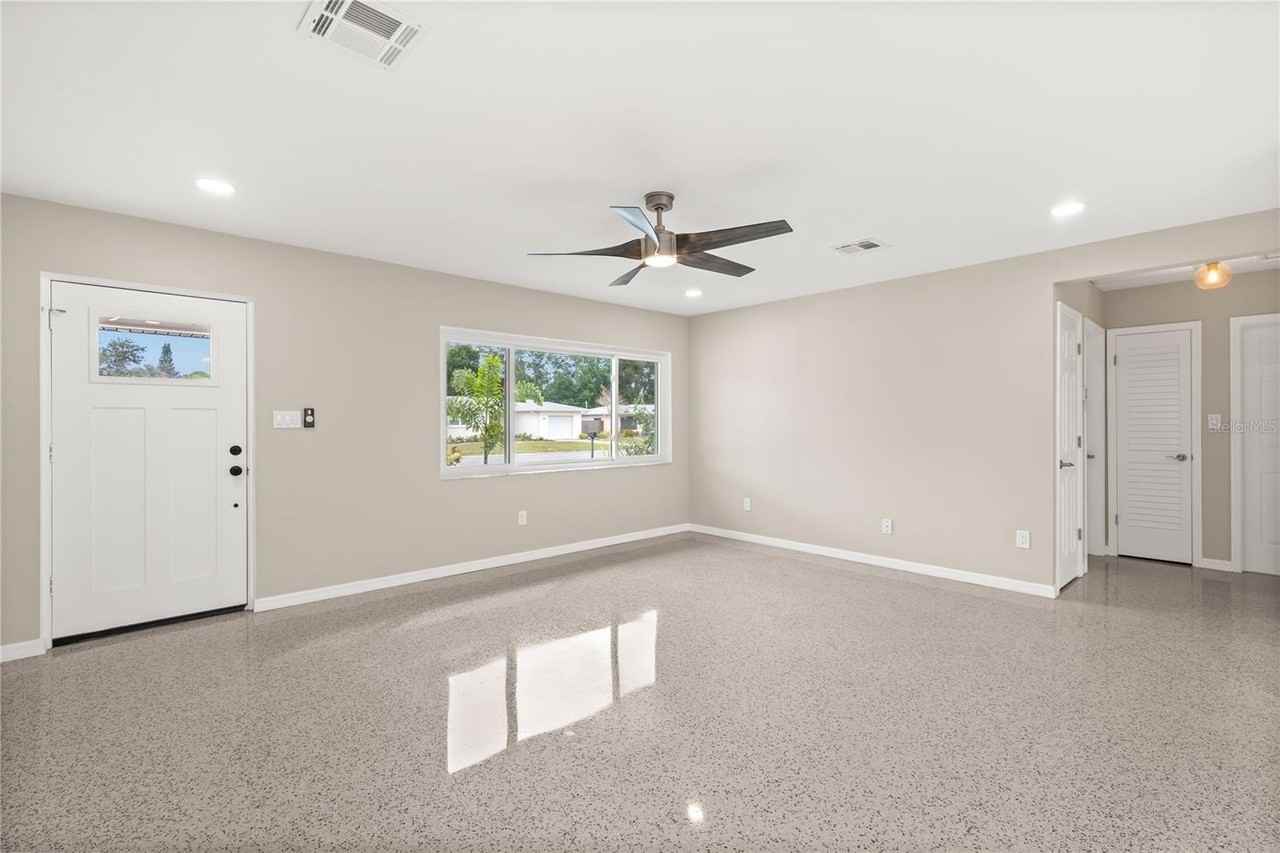 1540 San Roy Dr - Photo 7 of 34