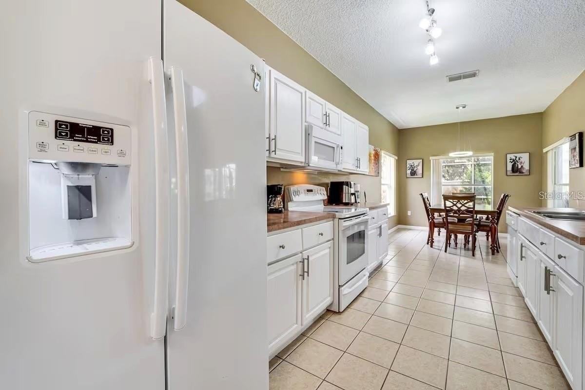 4615 Cumbrian Lakes Dr - Photo 7 of 37