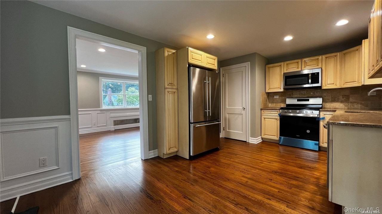 117 Summers St - Photo 5 of 18