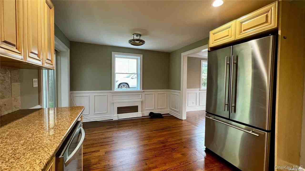 117 Summers St - Photo 6 of 18