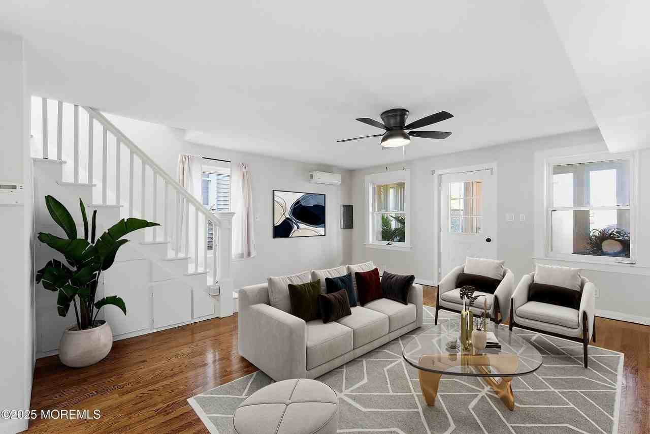 203 Shore Dr - Photo 5 of 43