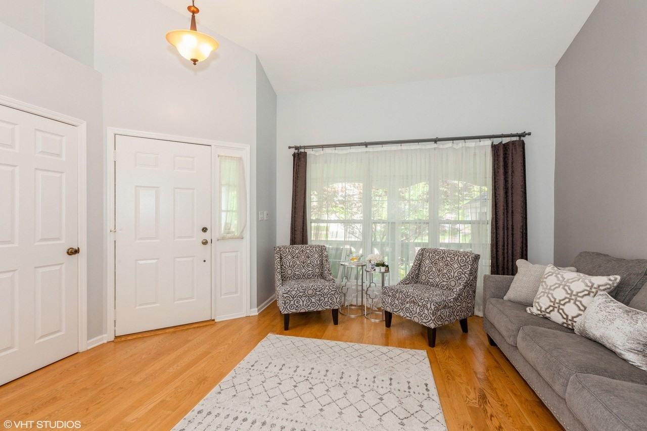 724 Wildflower Cir - Photo 5 of 31