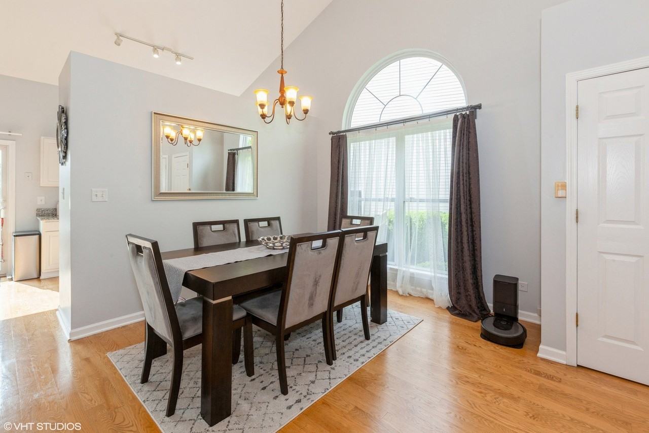 724 Wildflower Cir - Photo 6 of 31