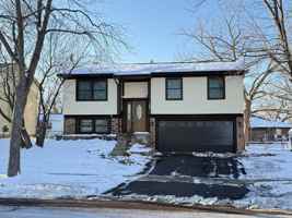 featured image of 122 Deerpath Rd