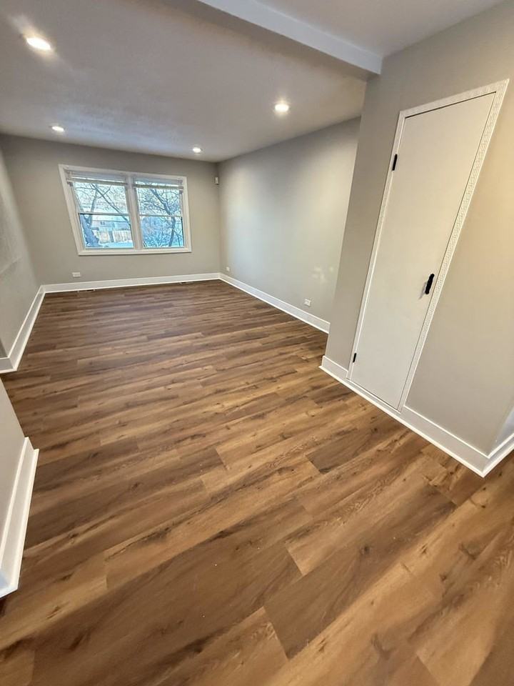 122 Deerpath Rd - Photo 2 of 14