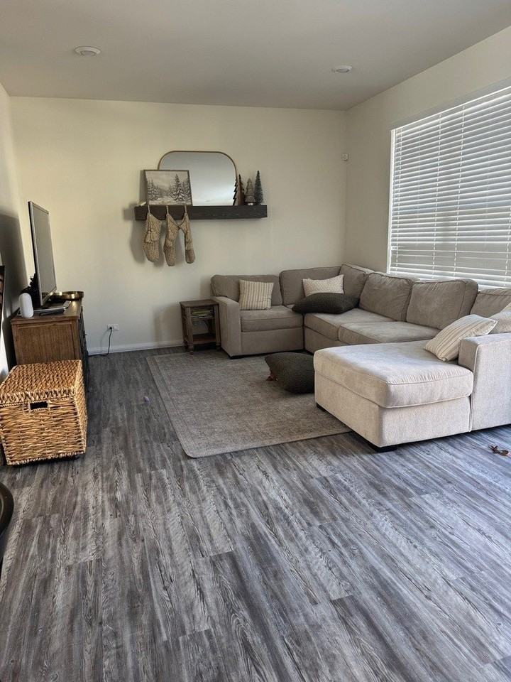 1654 Bentz Way - Photo 5 of 8