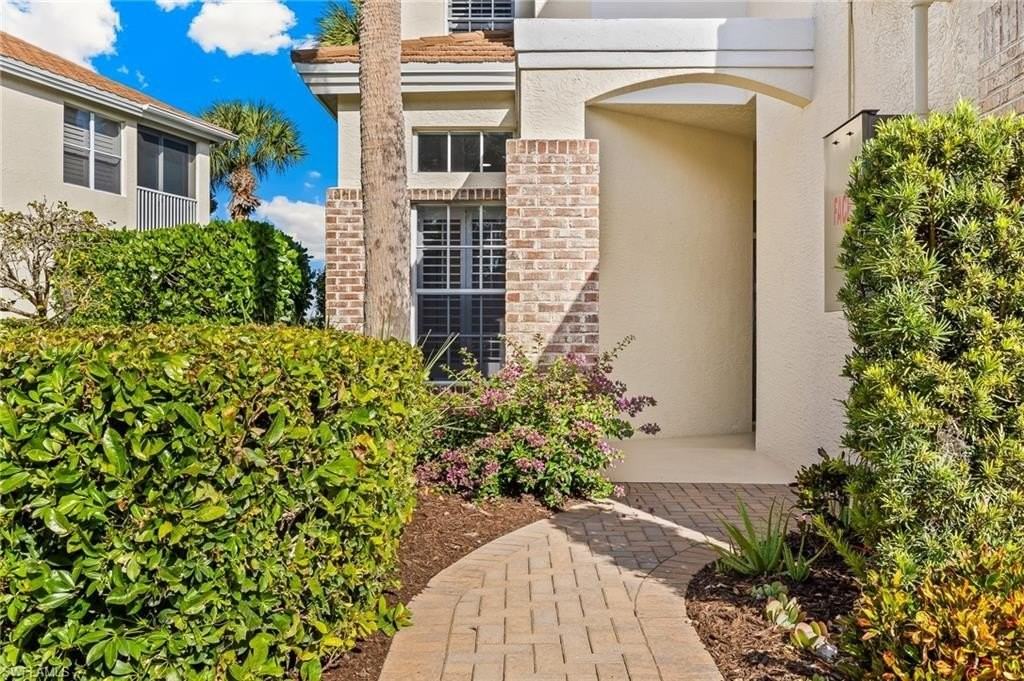 25000 Cypress Hollow Ct #101 - Photo 2 of 32