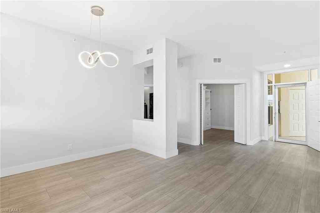 25000 Cypress Hollow Ct #101 - Photo 5 of 32