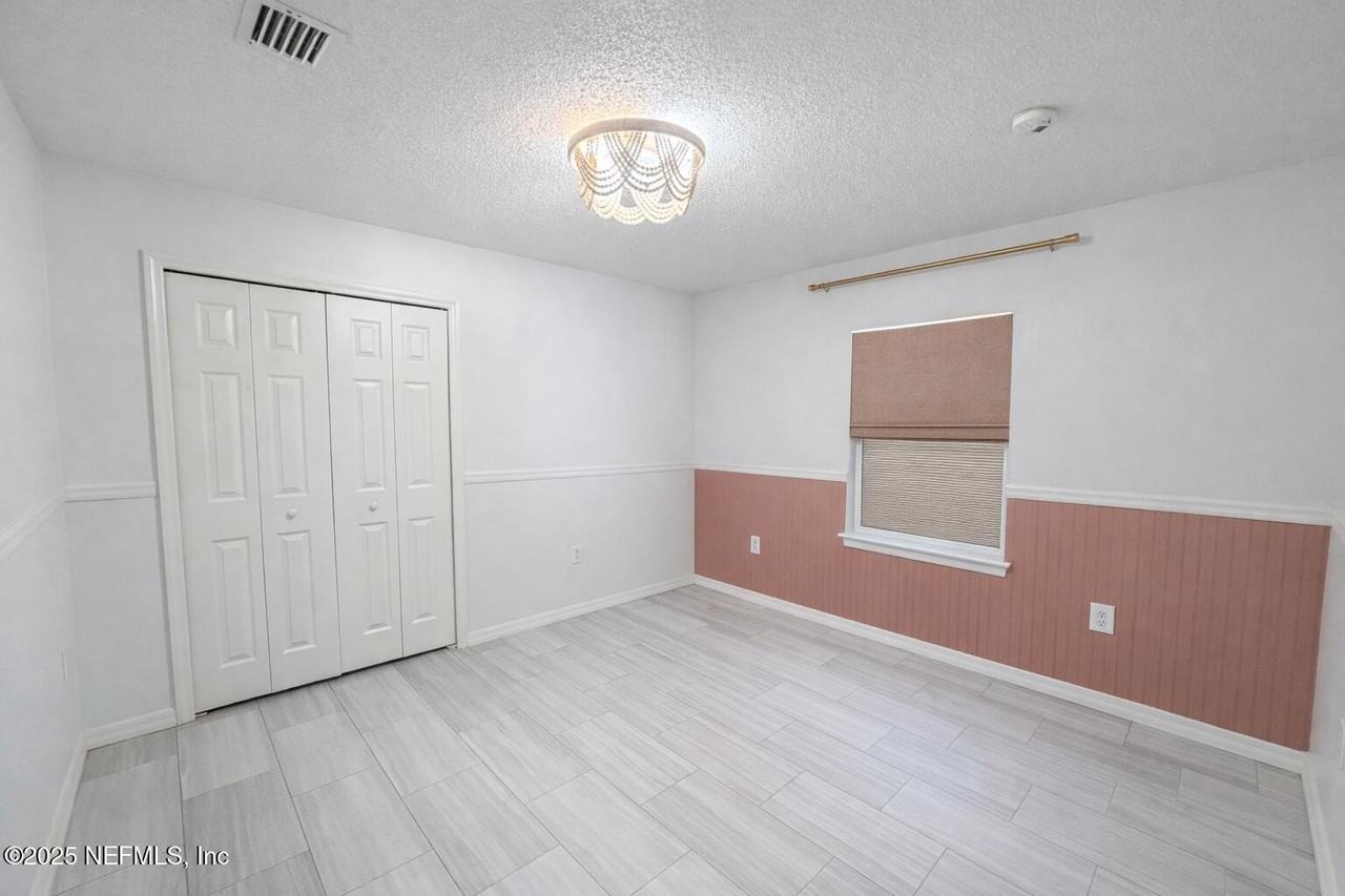 6634 Gentle Oaks Dr W - Photo 4 of 8