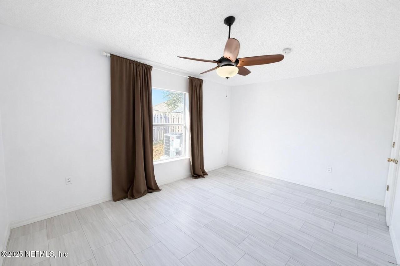 6634 Gentle Oaks Dr W - Photo 7 of 8