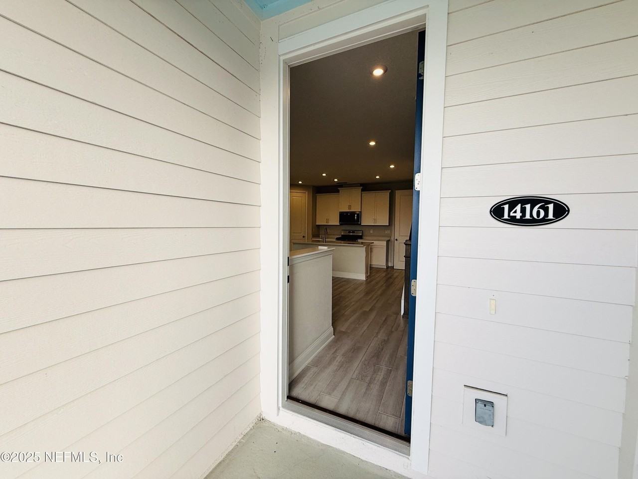 14161 Sea Wave Ln - Photo 2 of 29