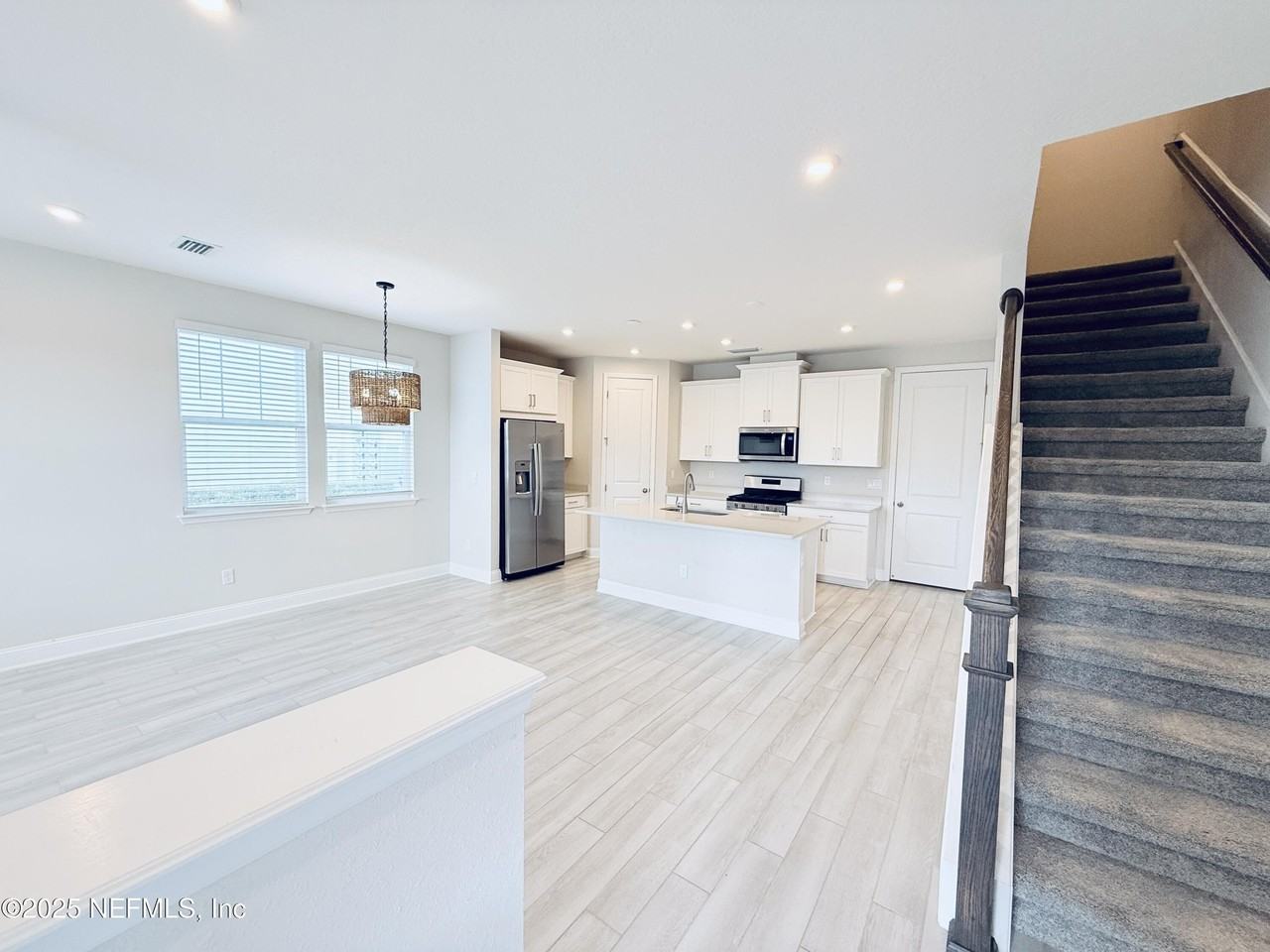 14161 Sea Wave Ln - Photo 3 of 29