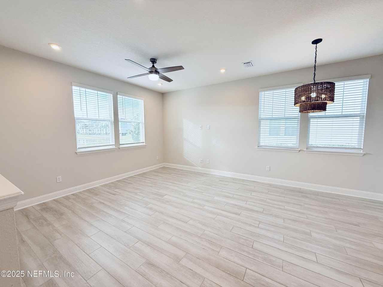 14161 Sea Wave Ln - Photo 4 of 29