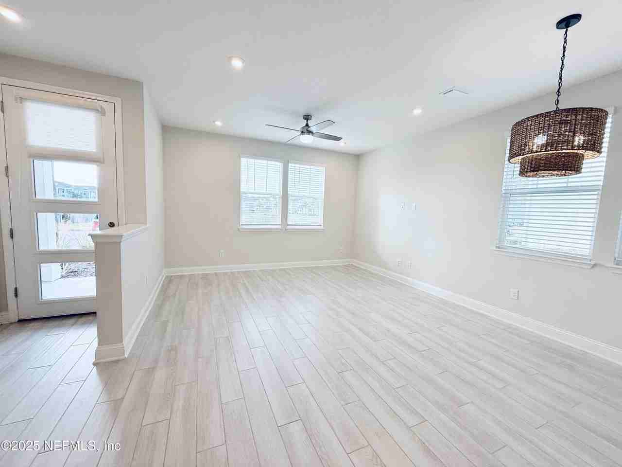 14161 Sea Wave Ln - Photo 5 of 29