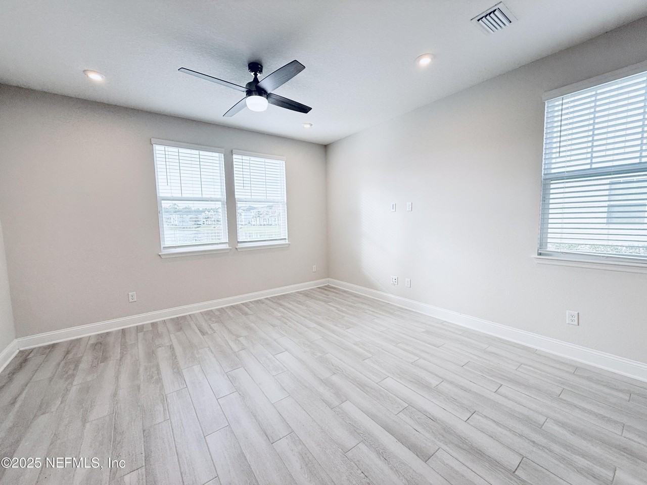 14161 Sea Wave Ln - Photo 6 of 29