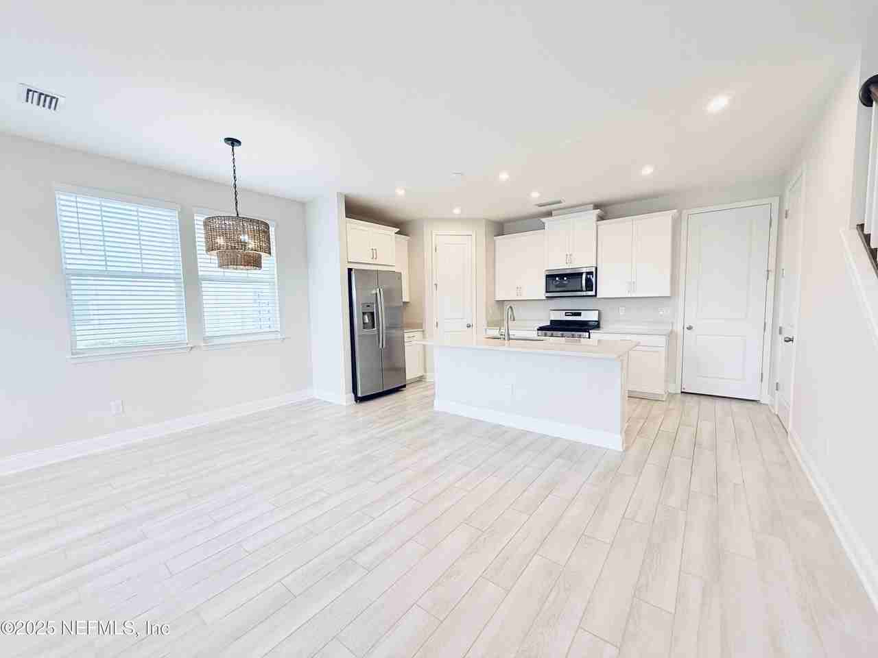 14161 Sea Wave Ln - Photo 7 of 29