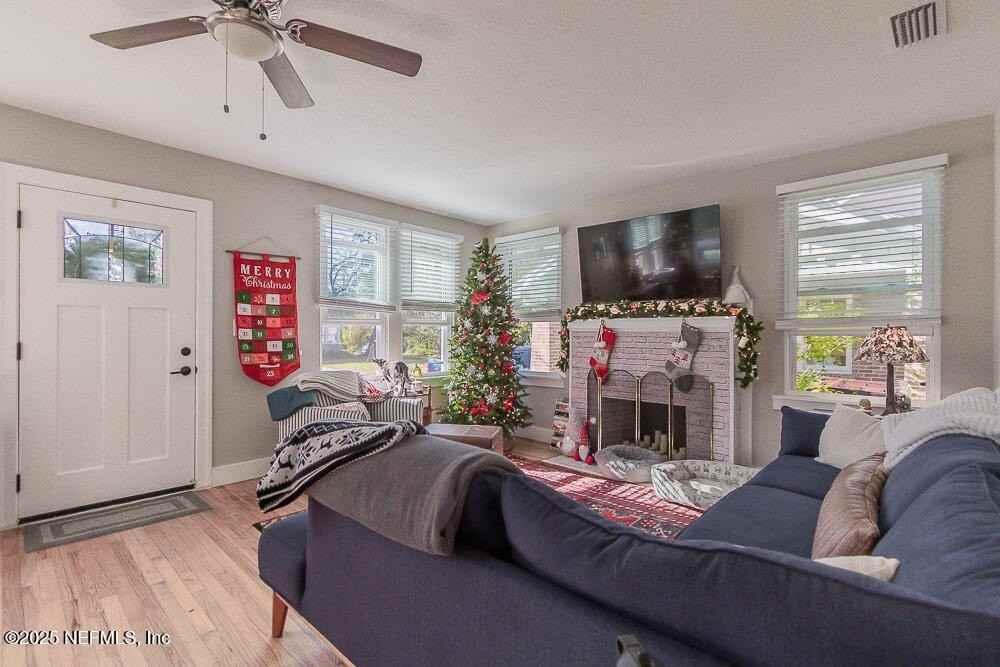 909 Talbot Ave - Photo 3 of 23