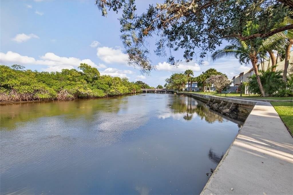 1921 Ne 15th Ave - Photo 3 of 50