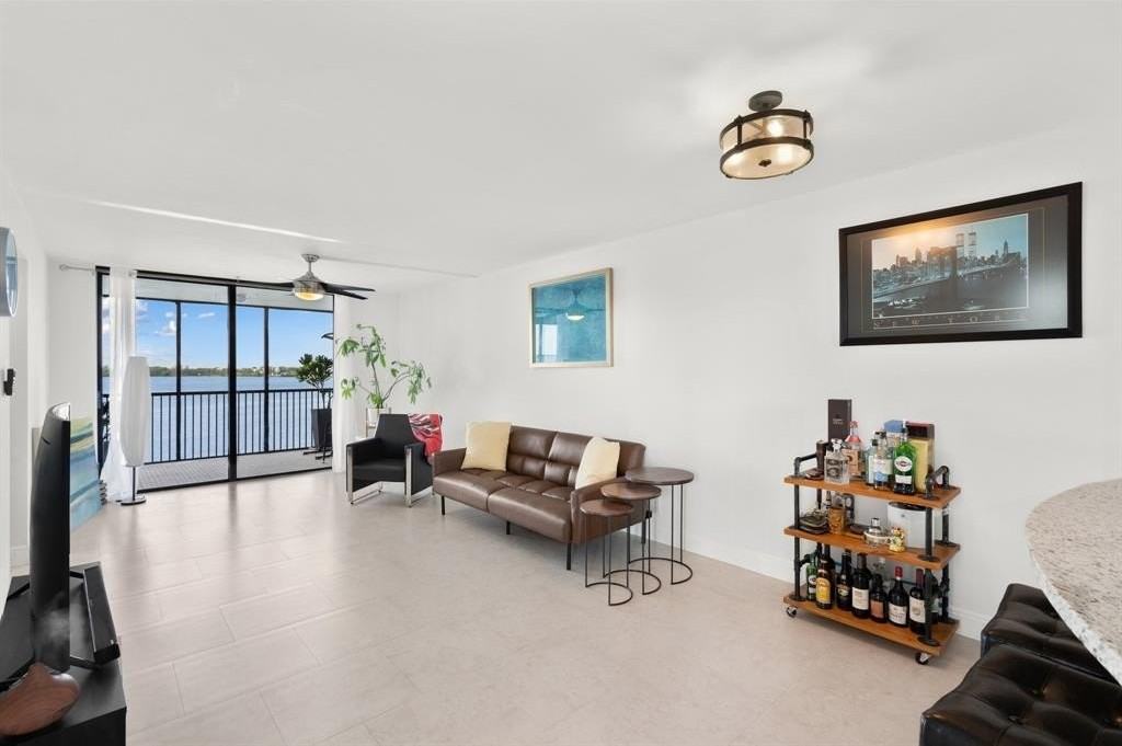 111 Lake Emerald Dr #401 - Photo 2 of 19