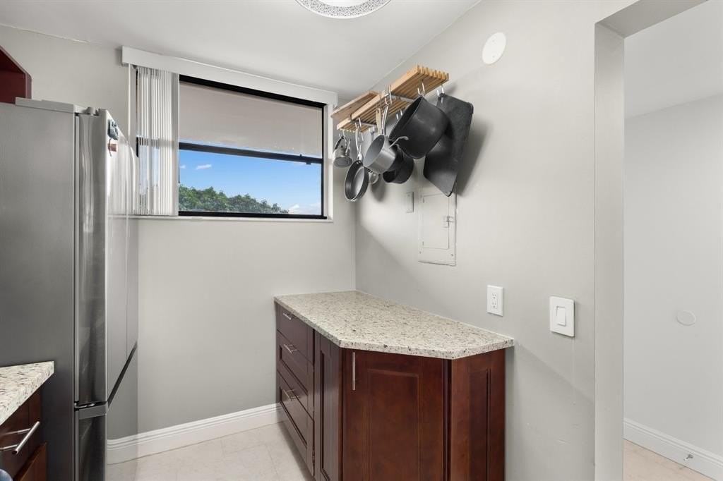 111 Lake Emerald Dr #401 - Photo 5 of 19