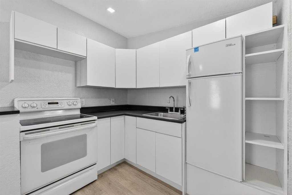 1534 N 58th Ave - Photo 6 of 21