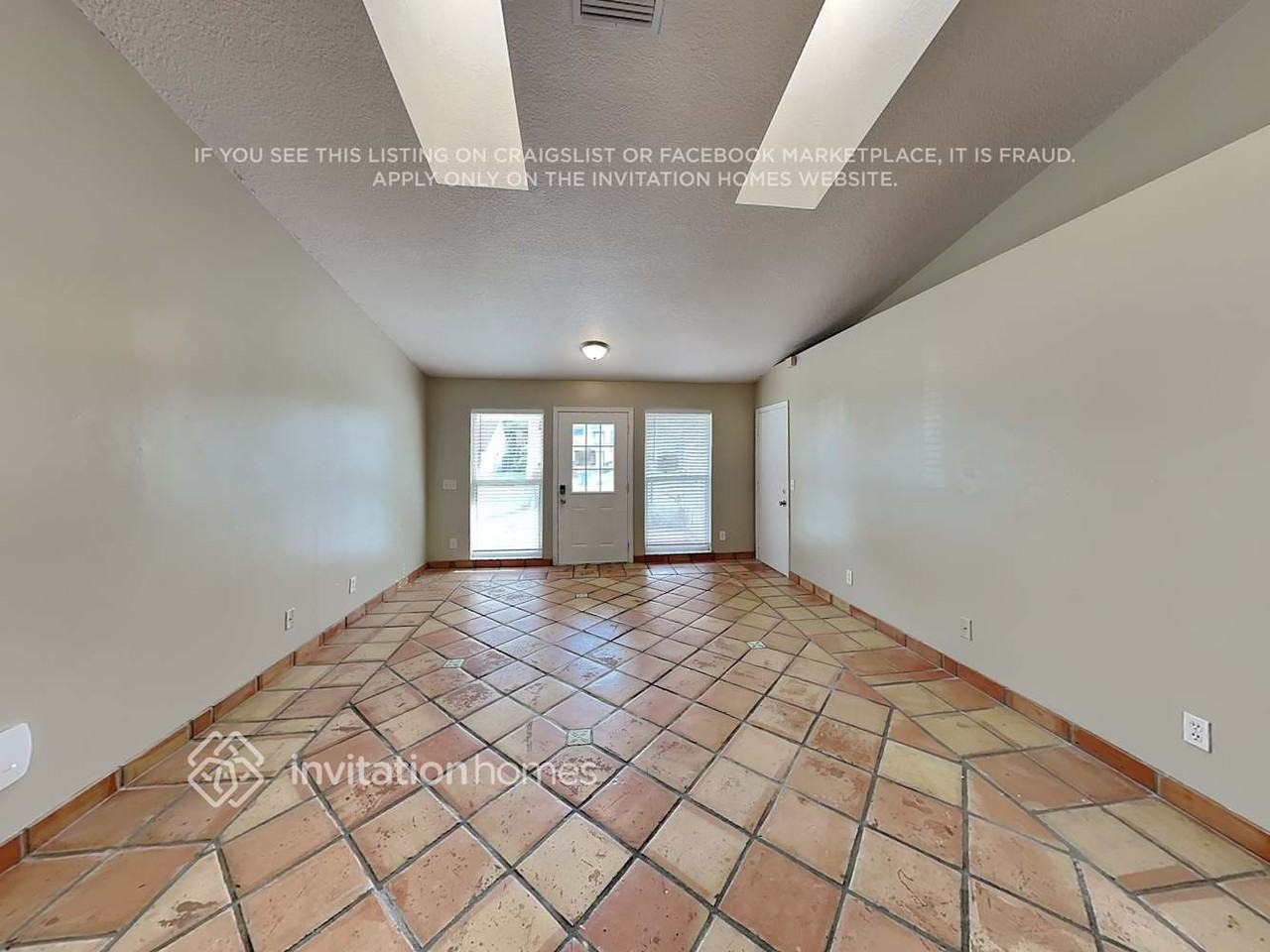 6229 Ungerer St - Photo 4 of 18