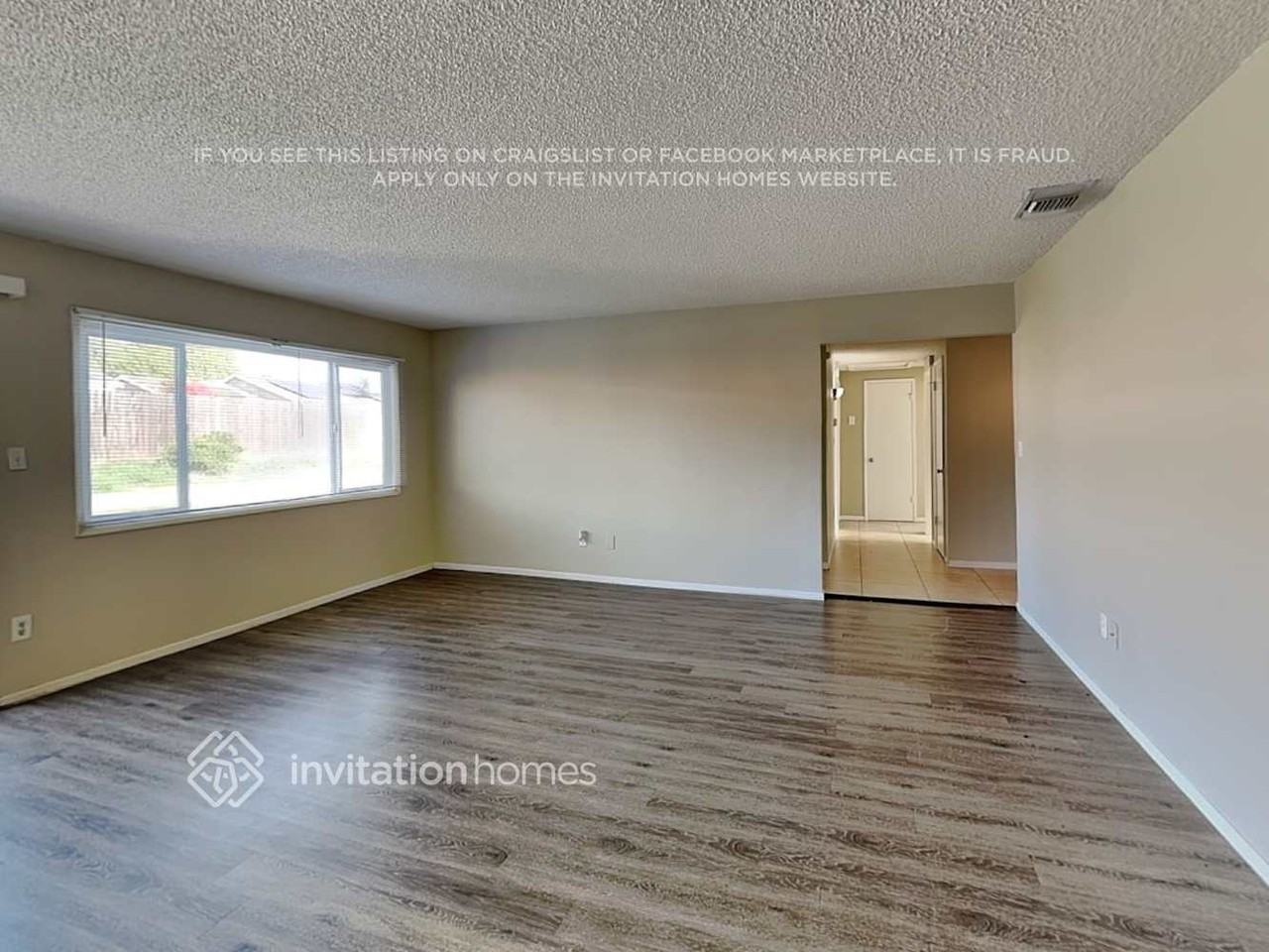 10126 Stafford St - Photo 4 of 15