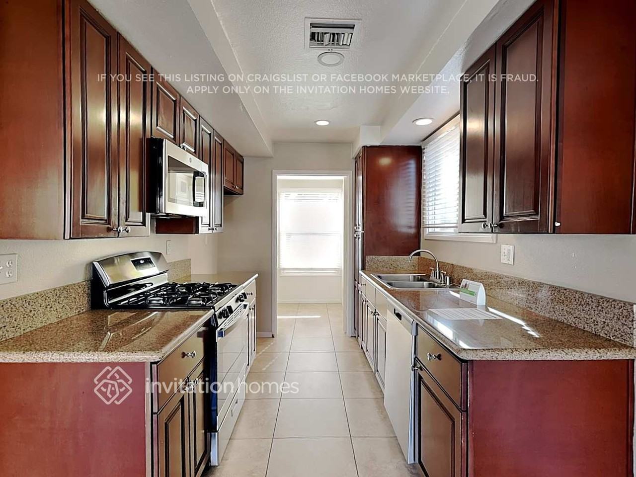 10126 Stafford St - Photo 5 of 15